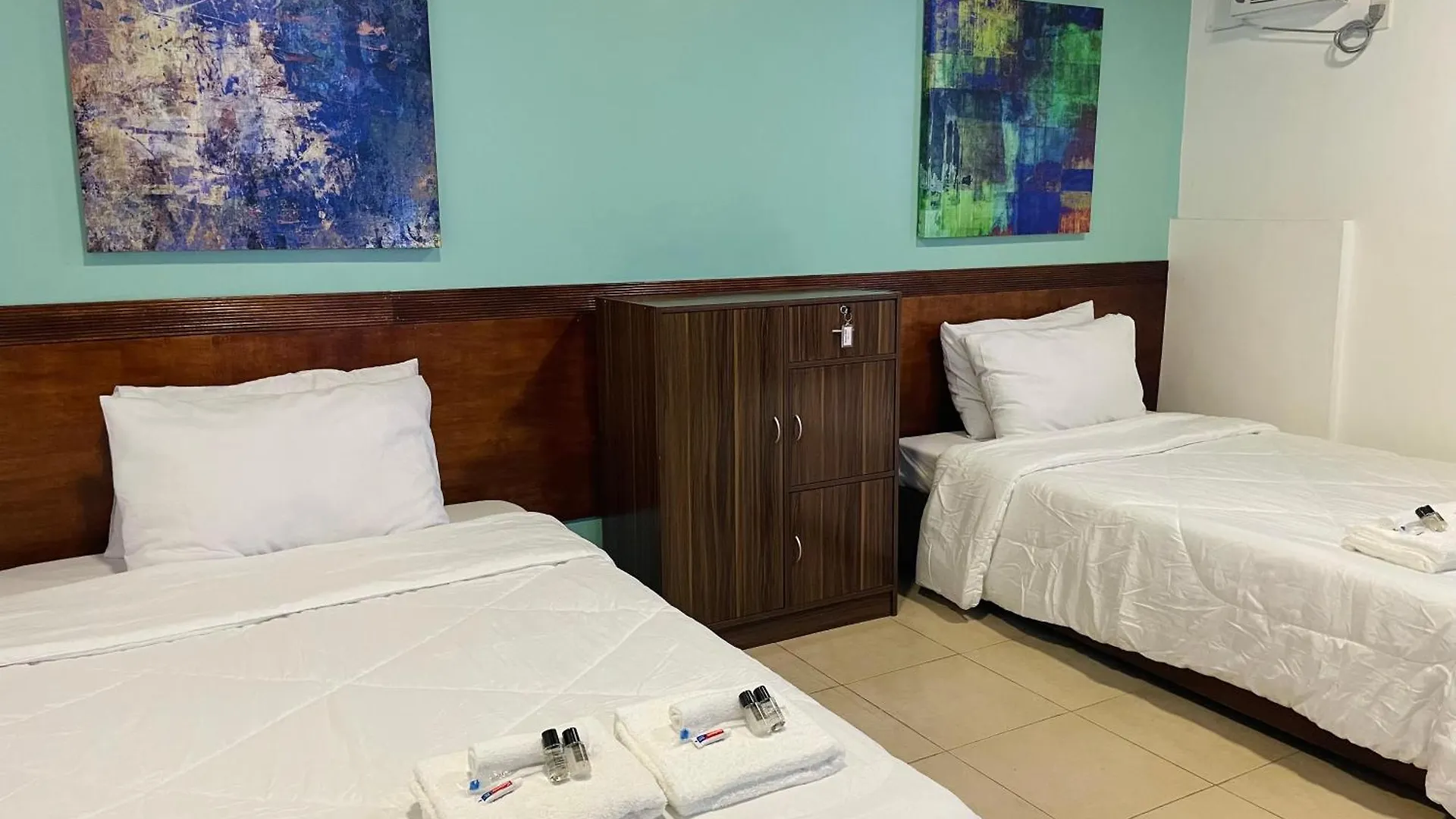 The Colonial Residences Angeles City 5*,