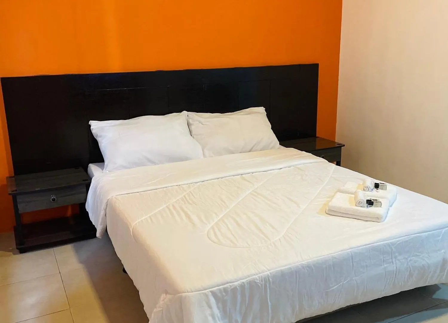 The Colonial Residences Angeles City フィリピン